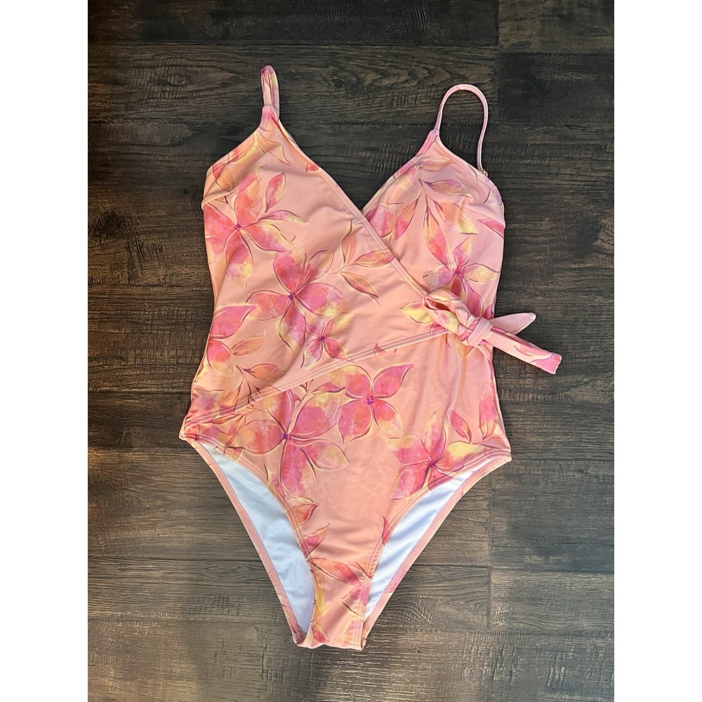 Cupshe Women's Medium Swimsuit One Piece Wrap Style Peach Floral Modest NWT Pads